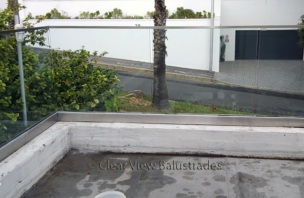 top mounted stainless steel channel with handrail